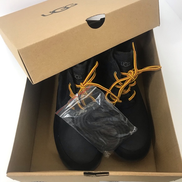 NWT UGG Bradley Waterproof Boot in Black! - Picture 12 of 12